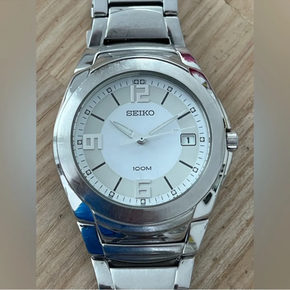 Seiko Luxury Men's Watch Stainless Bracelet Large Round White Dial Date Window